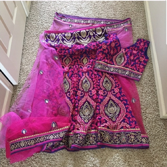 Bollywood Dresses & Skirts - 🍇🥂😍 Bollywood saree worn once.